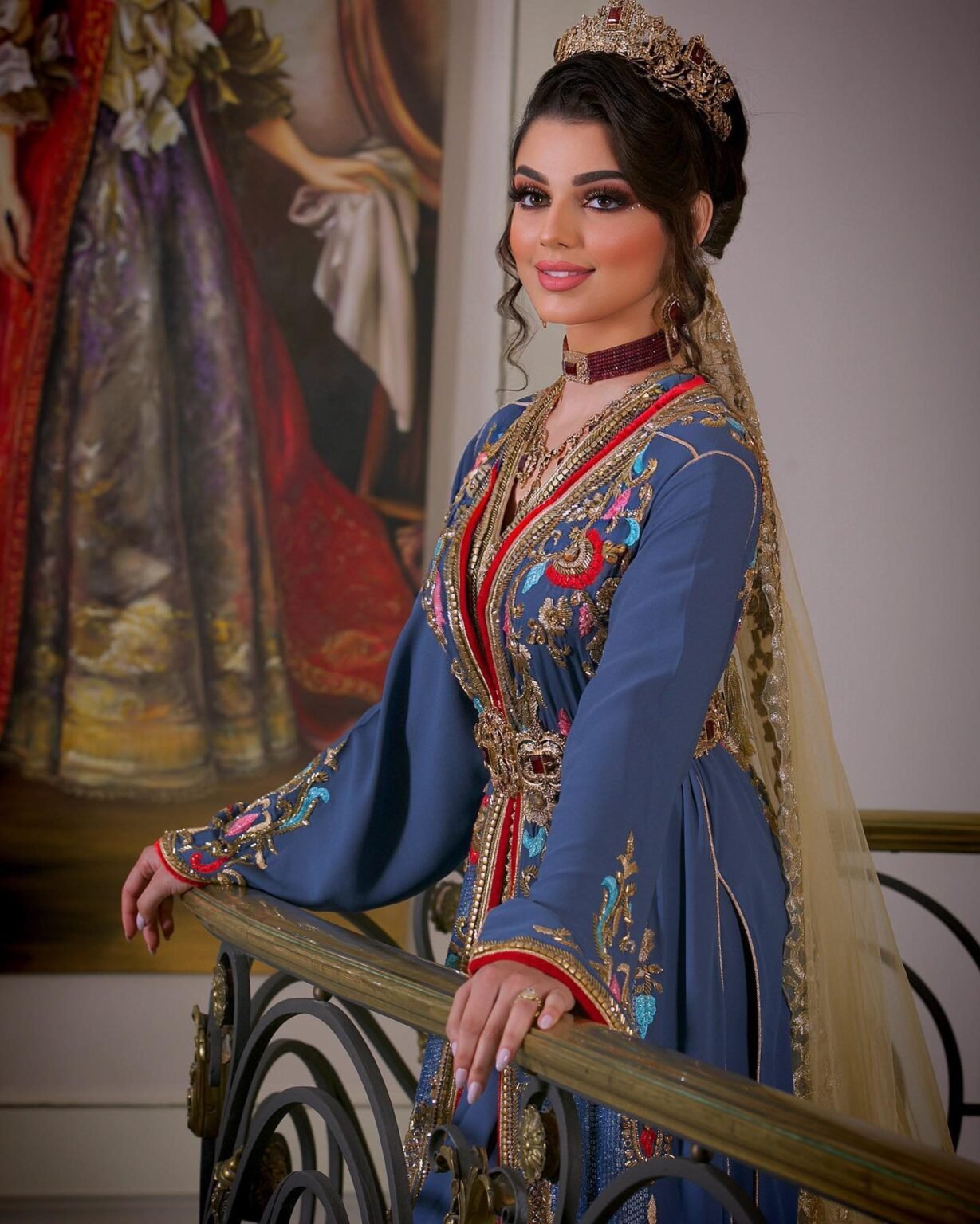 Symphonie de Couleurs : Les caftans marocains haute couture célèbrent la richesse des couleurs, des teintes vives aux nuances douces. Trouvez la palette qui correspond à votre personnalité et à votre style.